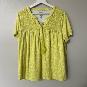 Women’s Top w/tassel-tie.